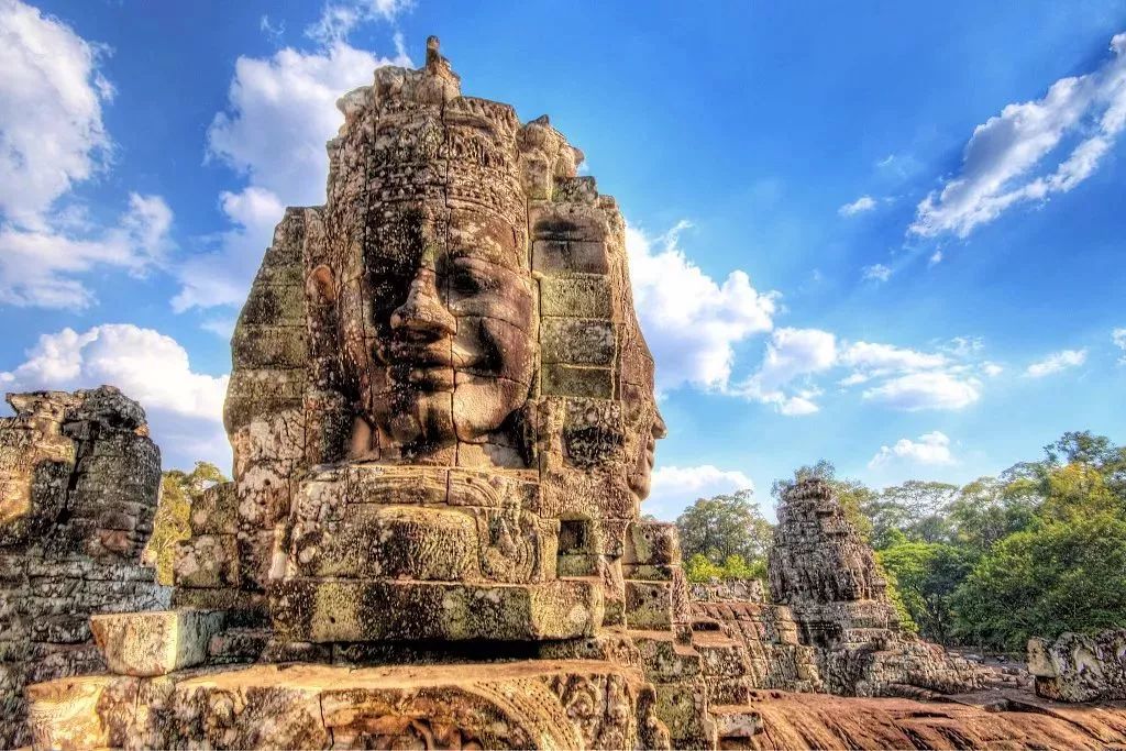 柬埔寨吴哥窟,近距离感受它被历史尘封的美!