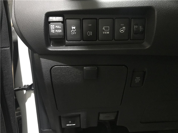 18款丰田塞纳3.5四驱加版 原厂配置报价改装