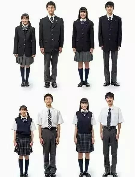 韩国的校服充满制服感,是比较新颖的西式制服,不管是什么季节的女生