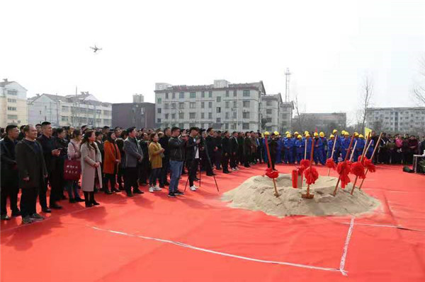 奠基仪式上,张建闯就石塘镇作为淮安区经济发展的重要板块,项目建设