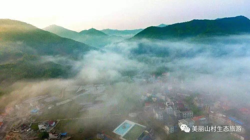 坪地山国家aaa级景区位于信丰县新田镇坪地山村,集观光休闲,餐饮住宿