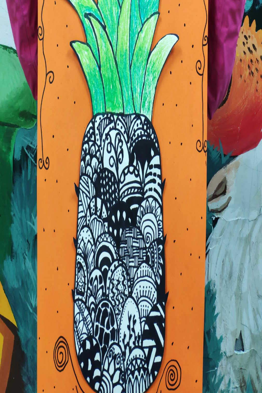 少儿美术:菠萝主题创意线描作品