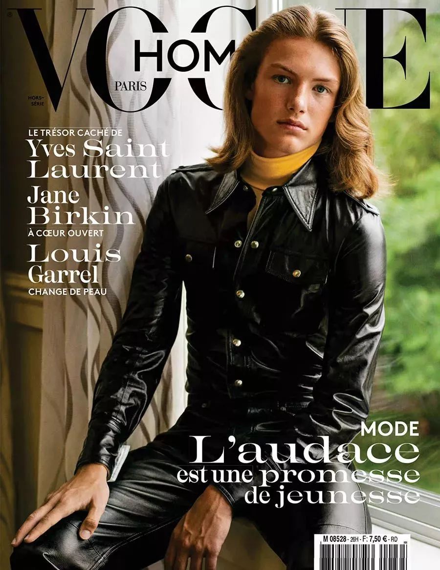 新的超模二代来袭,靠关系登国际男士版Vogue