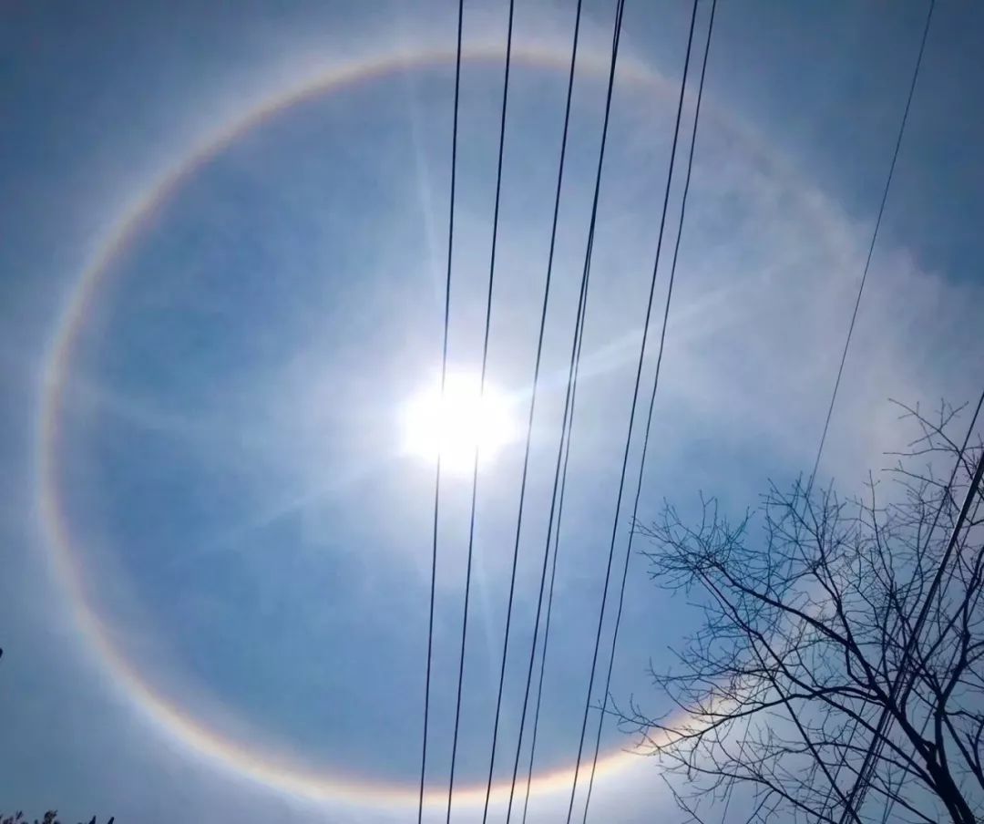 今天弋阳天空惊现"日晕"奇异天象!大家都在转这个视频!_太阳