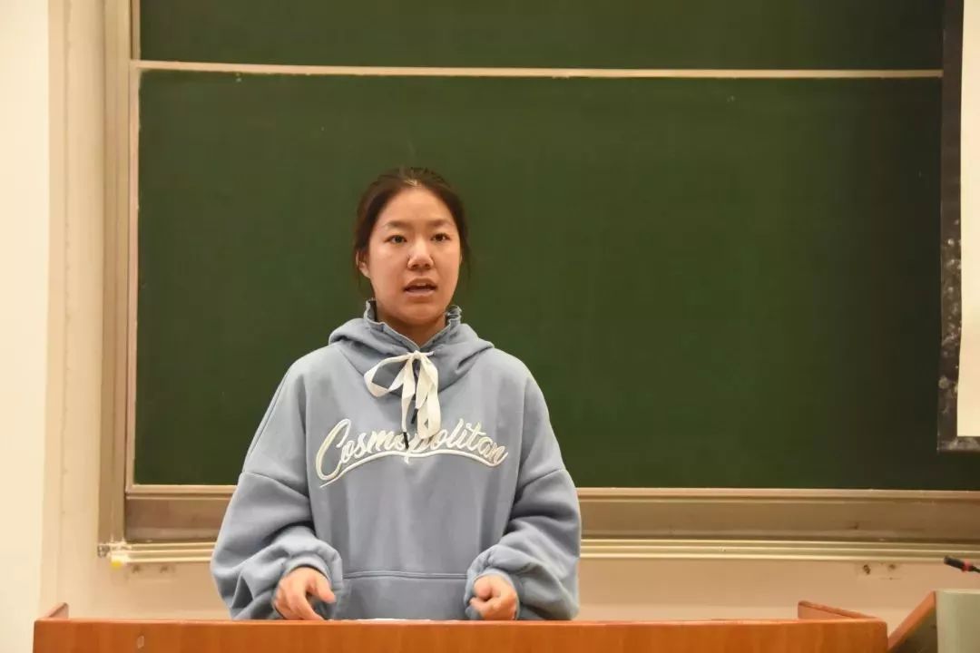 主持人李雪纯表示,本次活动的目的是让同学们能在数学学习中有所拓展