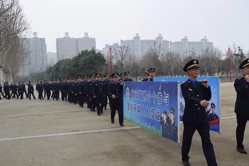 内黄县城今天这大阵势,看看怎么回事?