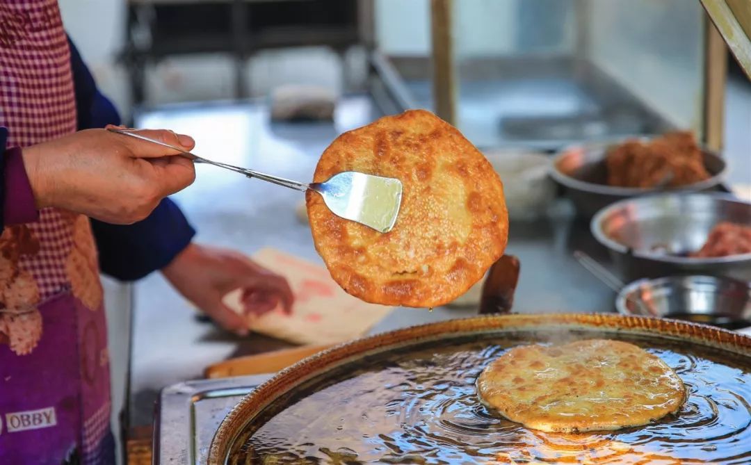 马鞍山这家路边摊,要了很多人的"命!_肉饼