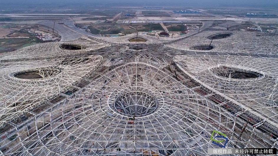 北京大兴国际机场航站楼高分通过"中国钢结构金奖年度