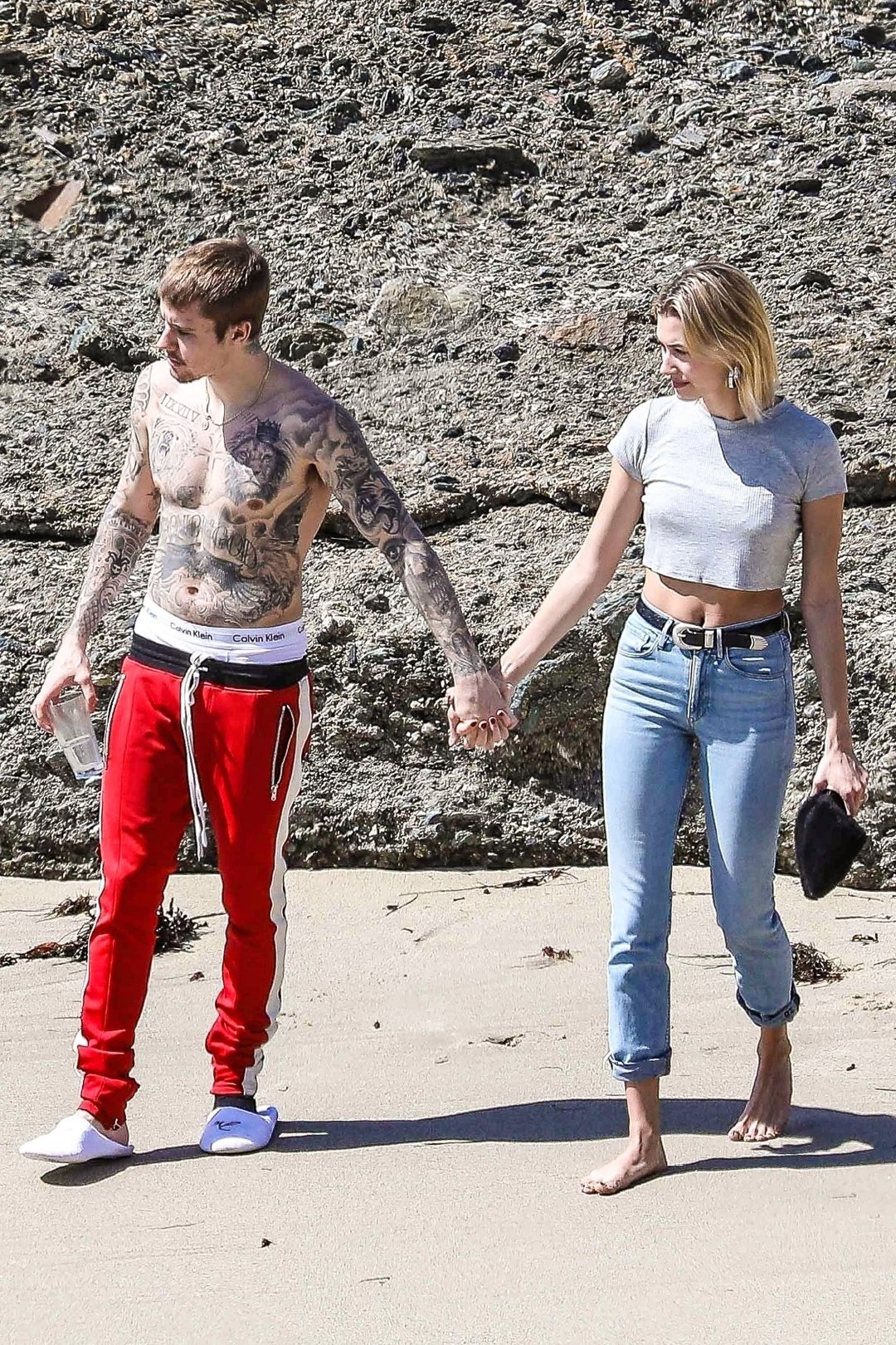 绝世好老婆!justin bieber和hailey baldwin婚礼延期是因为