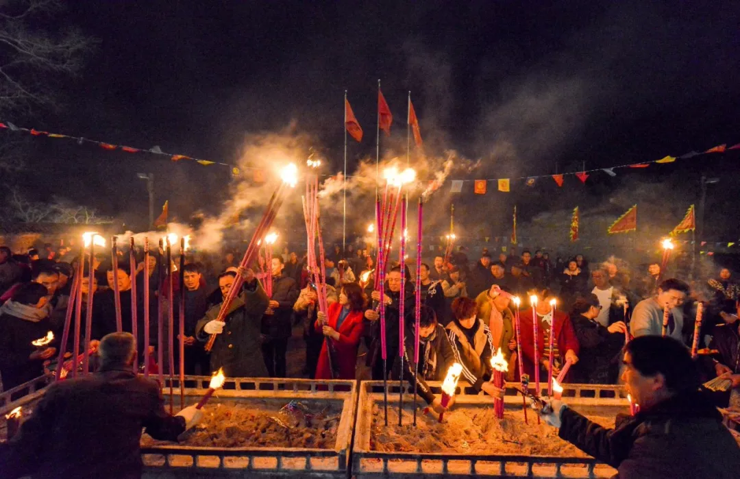 中和节当日近4万人齐聚云丘,场面震撼又壮观!