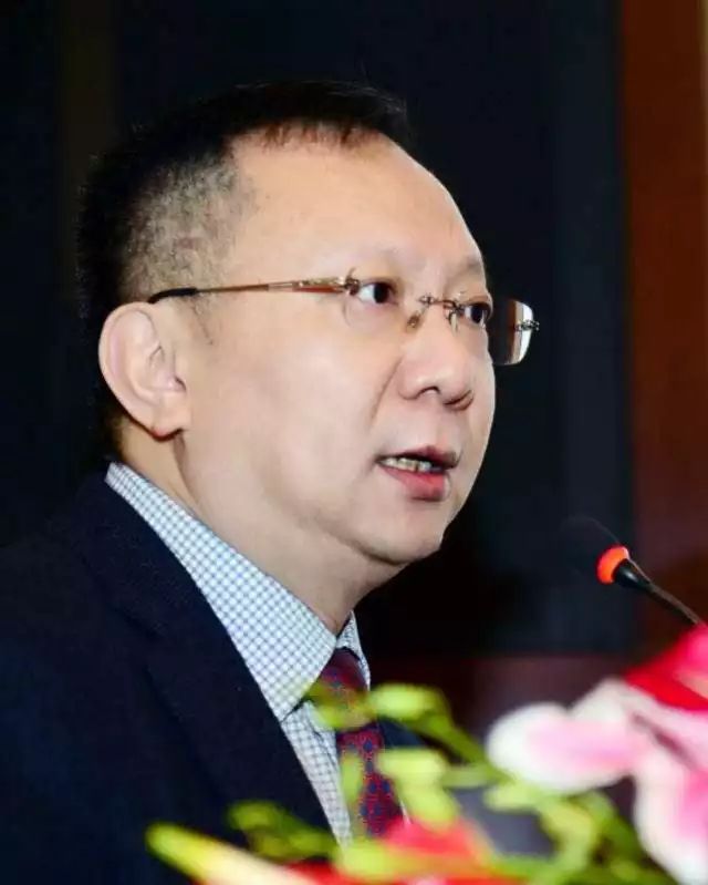 杨智宽教授,主任医师,爱尔眼科医院集团副总裁兼视光与小儿眼科事业部