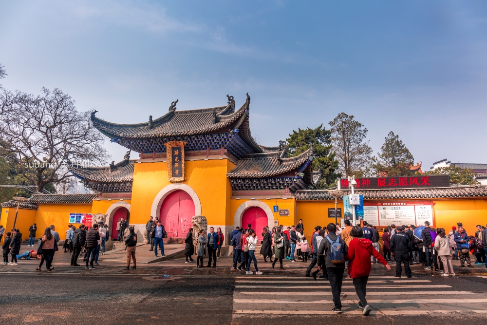 民间筹资建成的武汉归元寺，受皇帝敕赐后算不算是皇家寺院