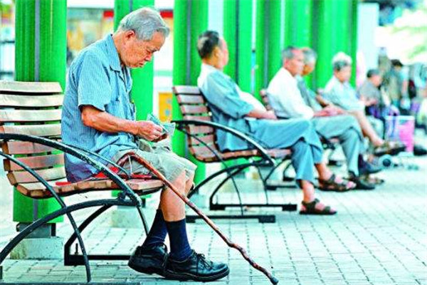 香港人口老化:7年后死亡人数将超越出生人数