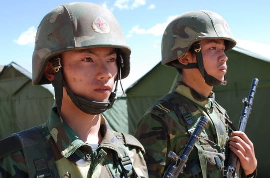 国外是如何看待中国军人的?日本和美国给出评