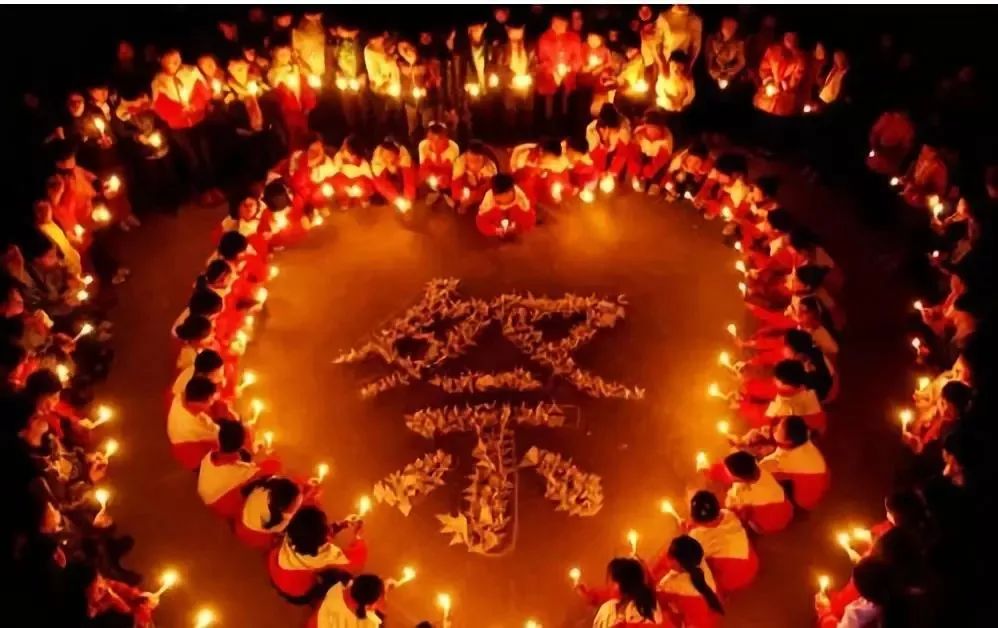 心语祭奠 通过笔祭,烛光祭等形式,表达对逝者的思念.