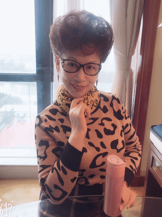 上海阿姨头上最靓的发型我们做了一点采访