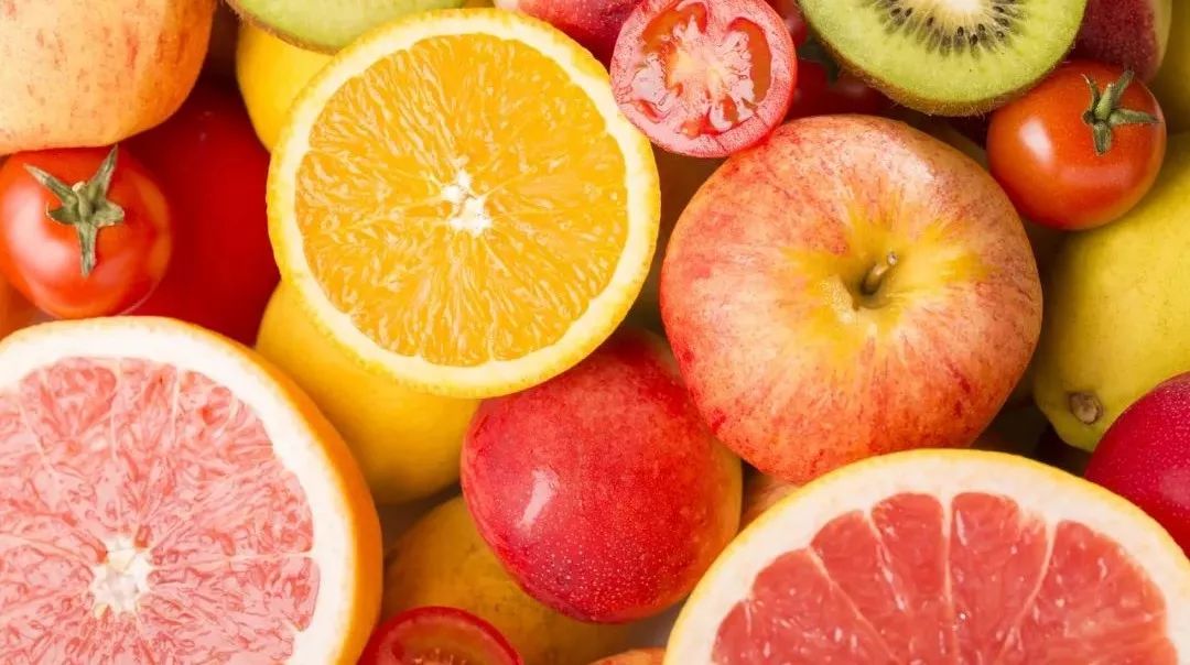 虽然水果中的鞣酸可能会刺激肠胃,但只要没有胃酸过多的问题,不吃没熟