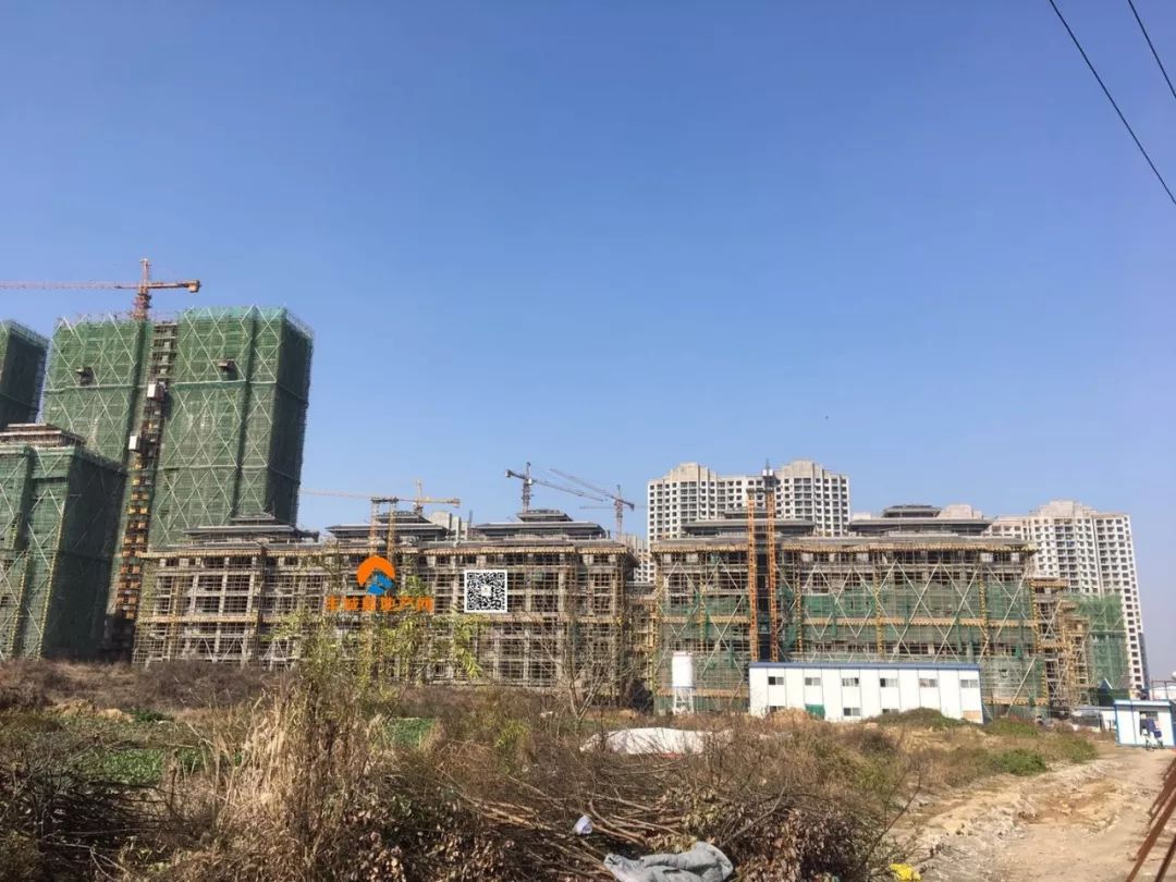 房源实景周边配套设施锦绣江南座落于丰城市龙光大道与龙泉路交汇处.