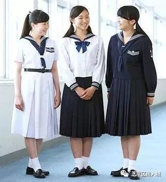 白午小学的学生的校服怎么搭_学生校服图片(2)