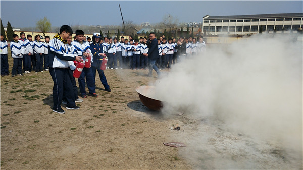淮安市中小学生安全教育日活动在楚州实验中学举行 图6