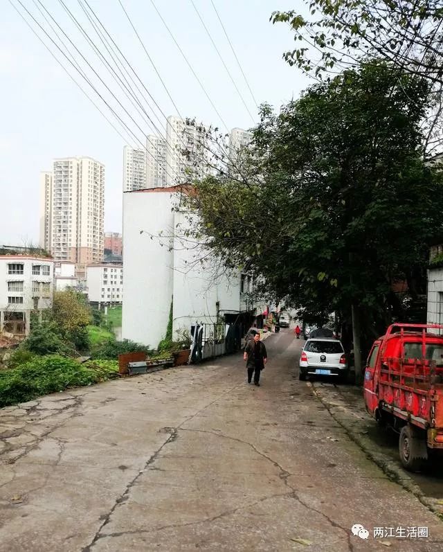 重庆著名小镇唐家沱,离市区很近,离游客很远