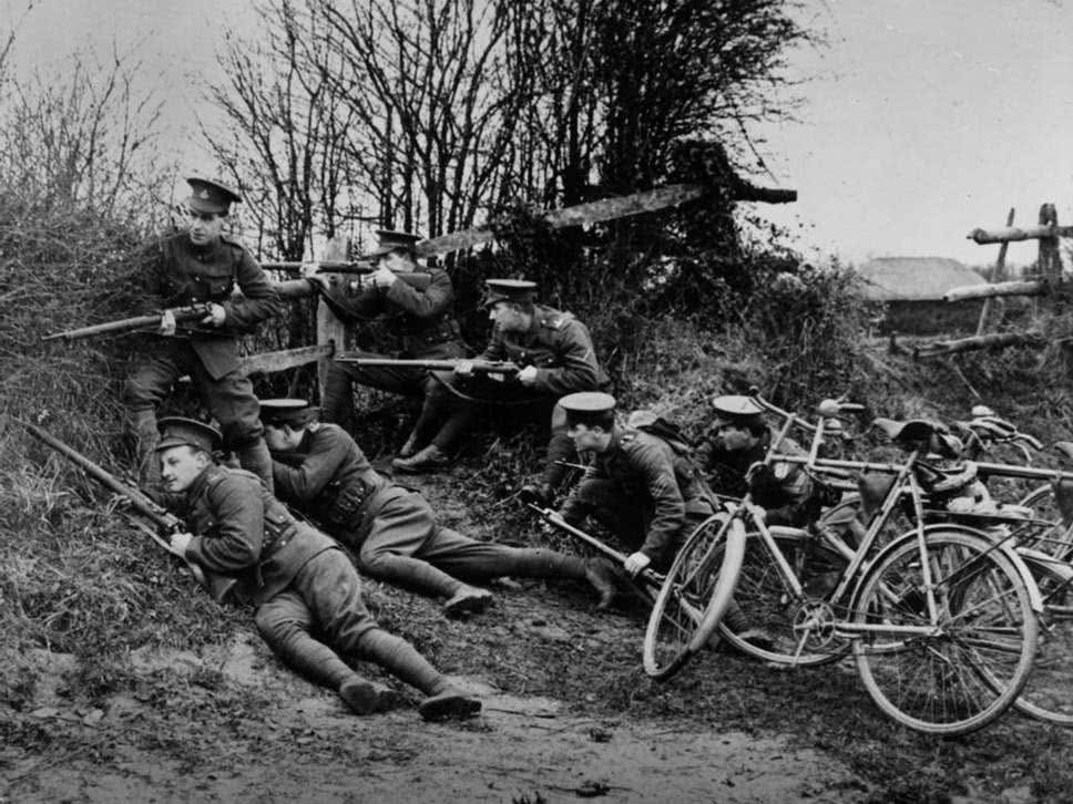 1百年前8轮军用自行车,太猛!为何军人不愿骑,和命根子