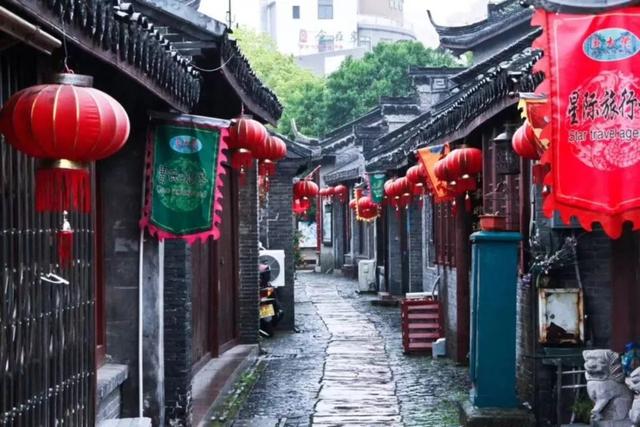 清风细雨斜柳最美烟花三月请来如皋许自己一场烟雨江南梦