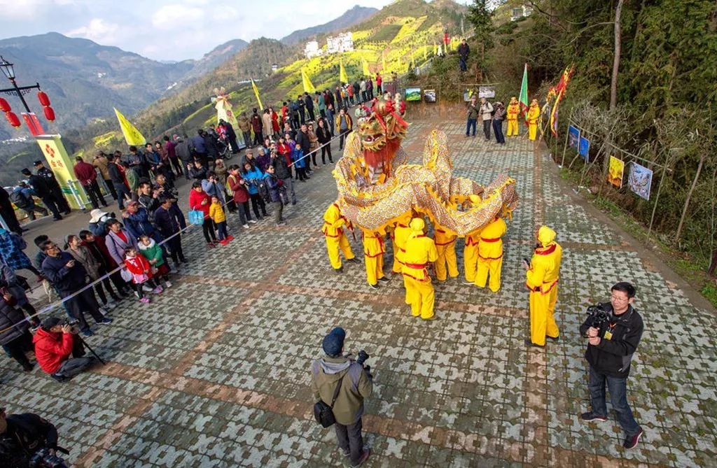 梓里村人口_杞梓里中心学校图片(3)