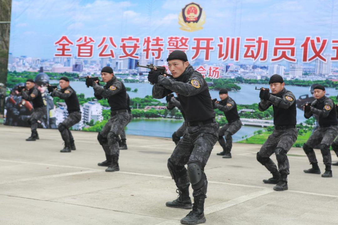 战术枪操燃爆!浙江省公安特警开训动员仪式,看嘉兴特警英姿飒爽