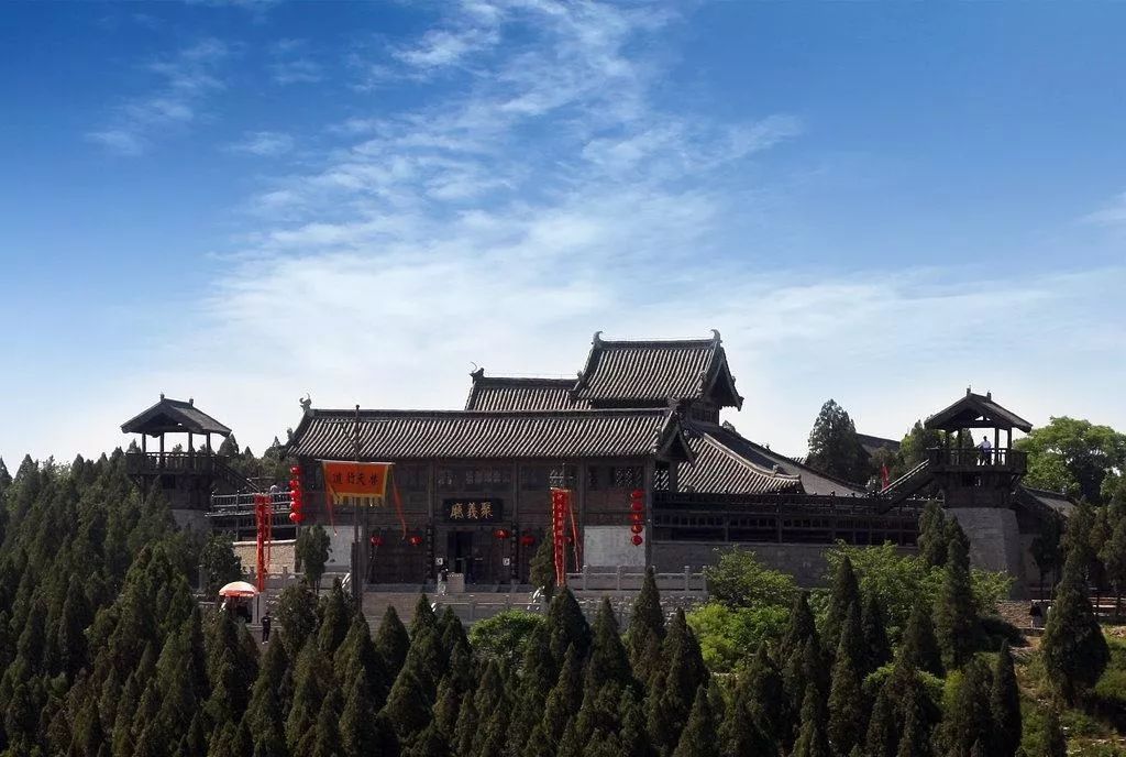 国家aaaa级旅游区,坐落在山东省济宁市,梁山县因古典文学名著《水浒传