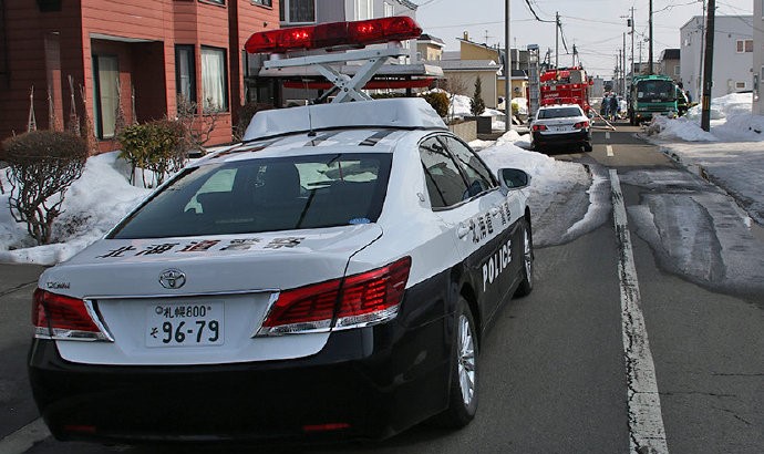 日本随处可见的皇冠警车