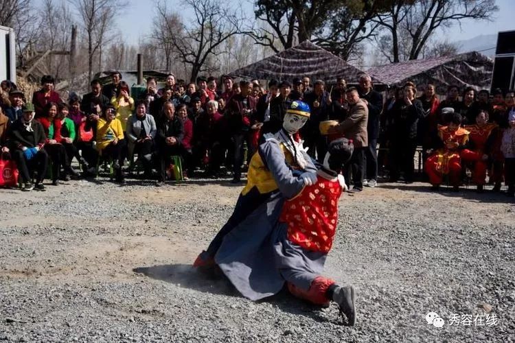 【图说】代县张村二月十九的庙会二鬼摔跤