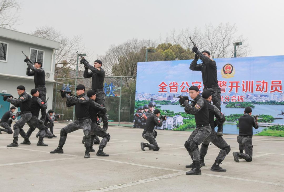 战术枪操燃爆浙江省公安特警开训动员仪式看嘉兴特警英姿飒爽