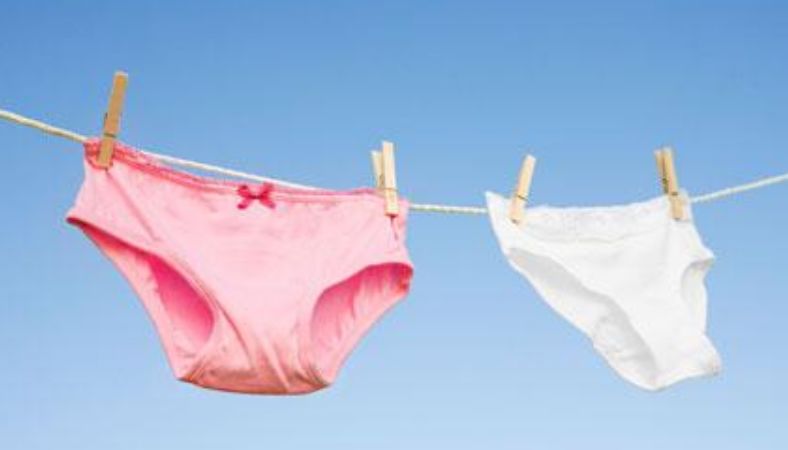 女人洗内裤时,请牢记3件事,第三个或许很多人正在做