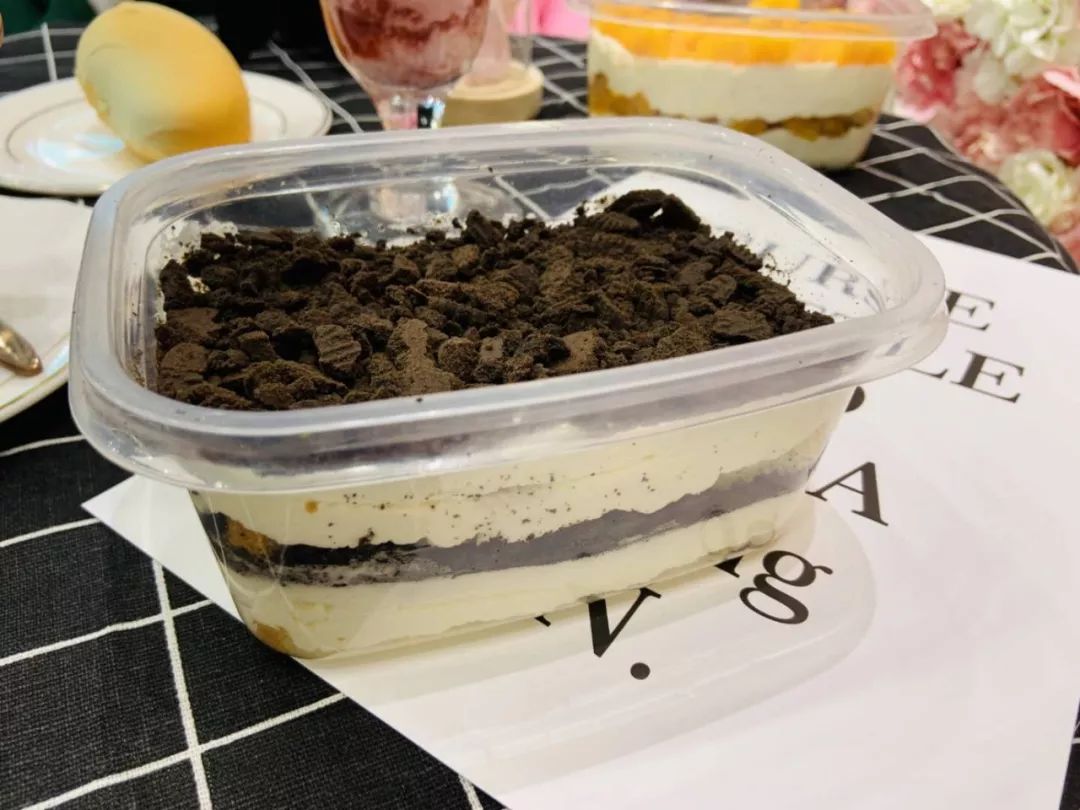 Vicky's Bakery Recipe: Oreo Mille Crepe 奥利奥法式千层蛋糕