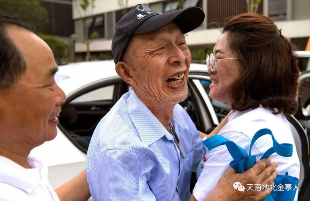 张廪,张圆周等很多在外地工作和创业的金寨学子,了解到周爷爷情况后