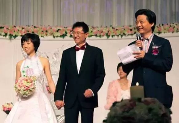 袁立宣布結婚！這位被打臉、愛雙標的娛樂圈戰鬥女神，情史也相當豐富！ 娛樂 第25張