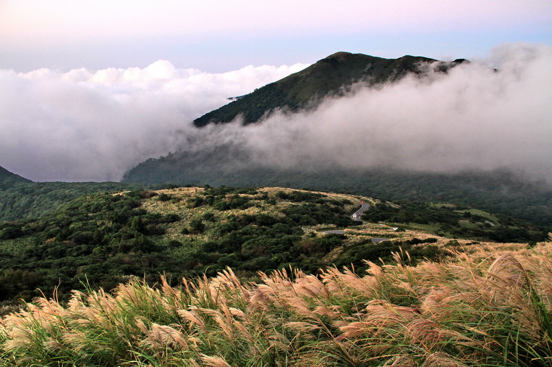 云海夕照齐出动 阳明山也有秘境级美景_台湾