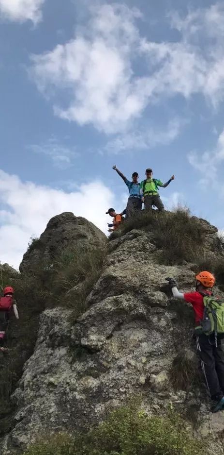 行天下户外三星难度3月31日三门笔架山海岸线徒步体验行走在海岛峭壁