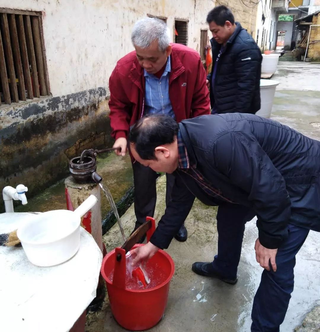 梧州某民居的水井突冒热水,专家表示并非地震前兆,真相是.