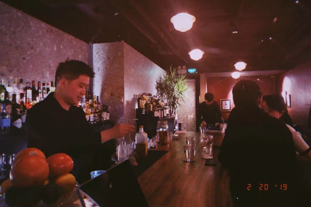 stir cocktail bar 麦子店西街附近的餐饮业态很有趣,基本都是围绕