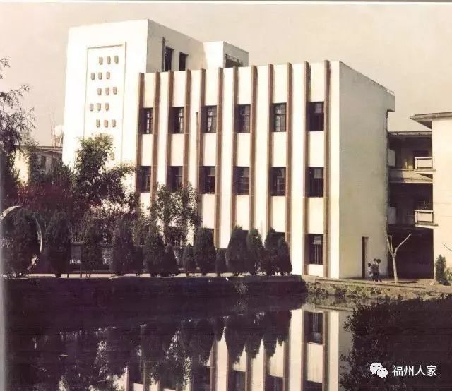 宁化一中育才楼旧影▲明溪县第一中学原校门▲沙县一中旧址▲1964年