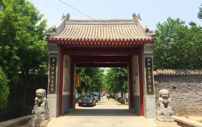 易县凤凰台村紧邻清西陵,历史上是个守陵村,为乾隆的母亲孝圣宪皇后