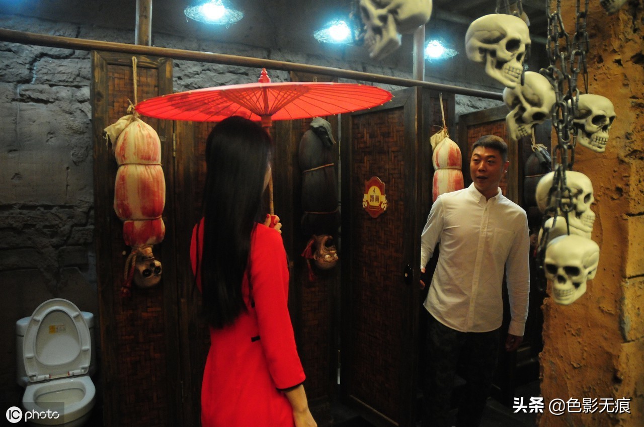 "恐怖厕所"现身杭州,有女鬼,僵尸,黑白无常,胆小的不敢进
