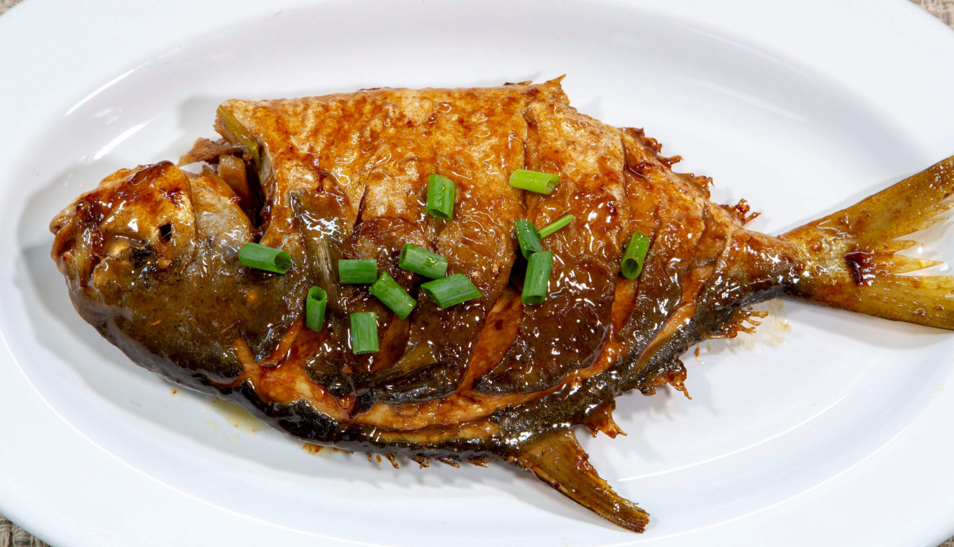 清蒸石斑鱼怎么做_清蒸石斑鱼的做法_艺朵儿五味家宴_豆果美食