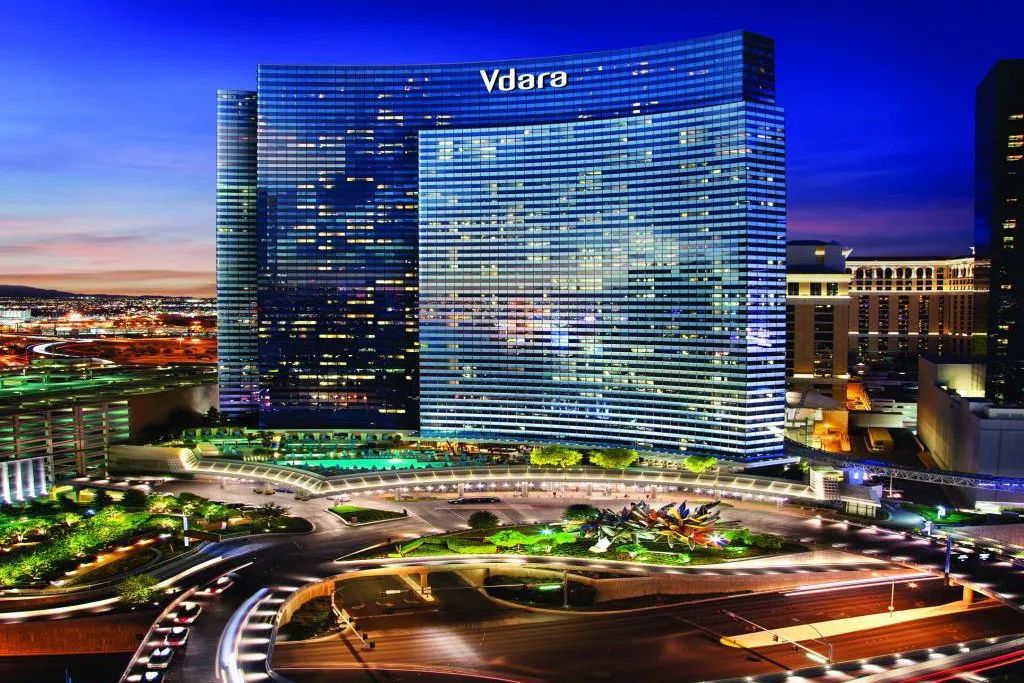 20) 赠送超长豪华party bus往返 vdara hotel & spa at aria las