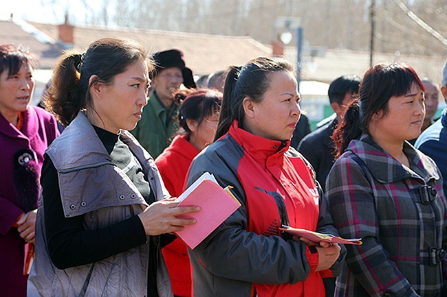 村民刘景彦"国家开展扫黑除恶,我们在广播,电视上都听过看过,了解了