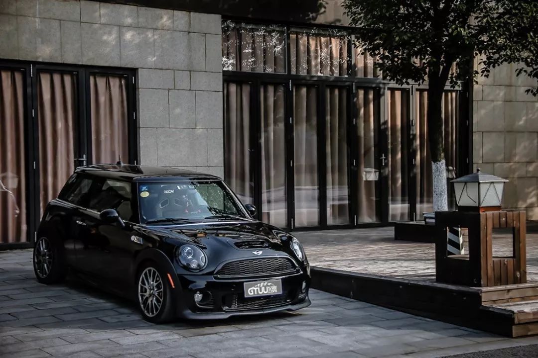 外观呆萌可爱的mini r56 jcw,却有着汉子般的内心!