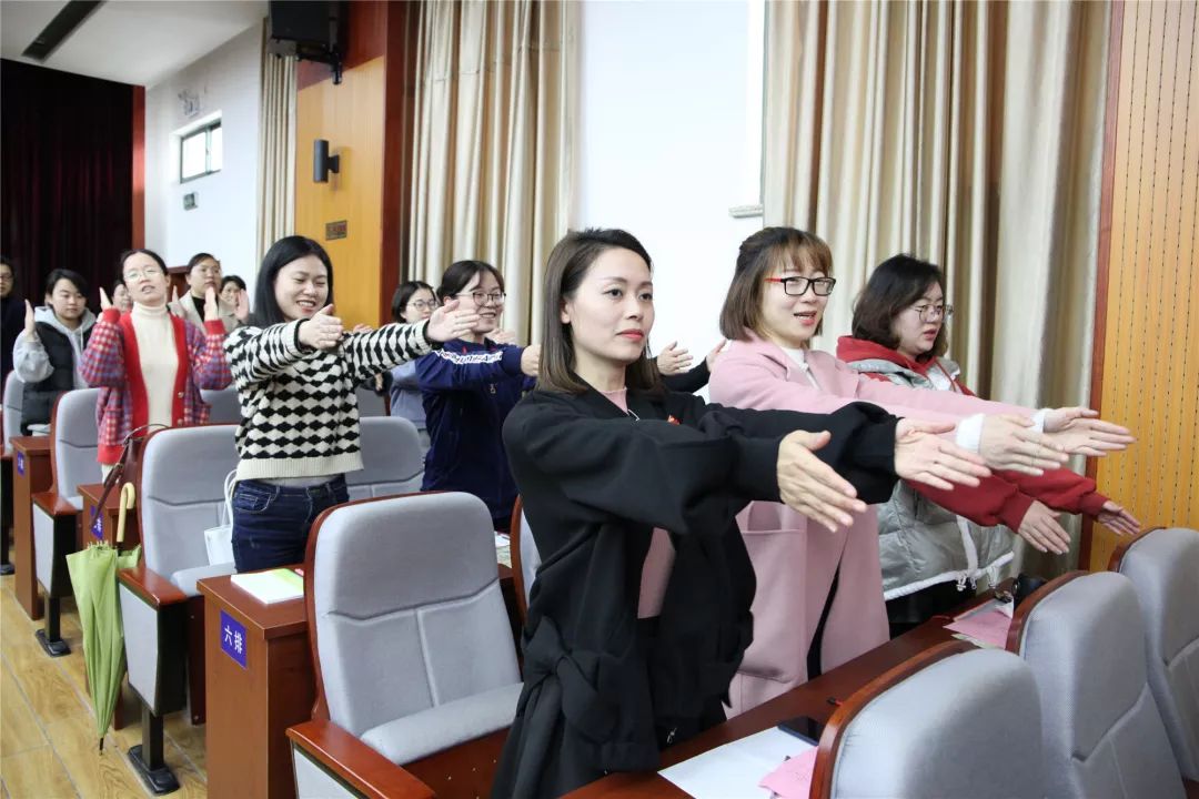 礼仪短片认真听课做好笔记迎亚运盛会,学文明礼仪,蒋建丽围绕礼仪主题