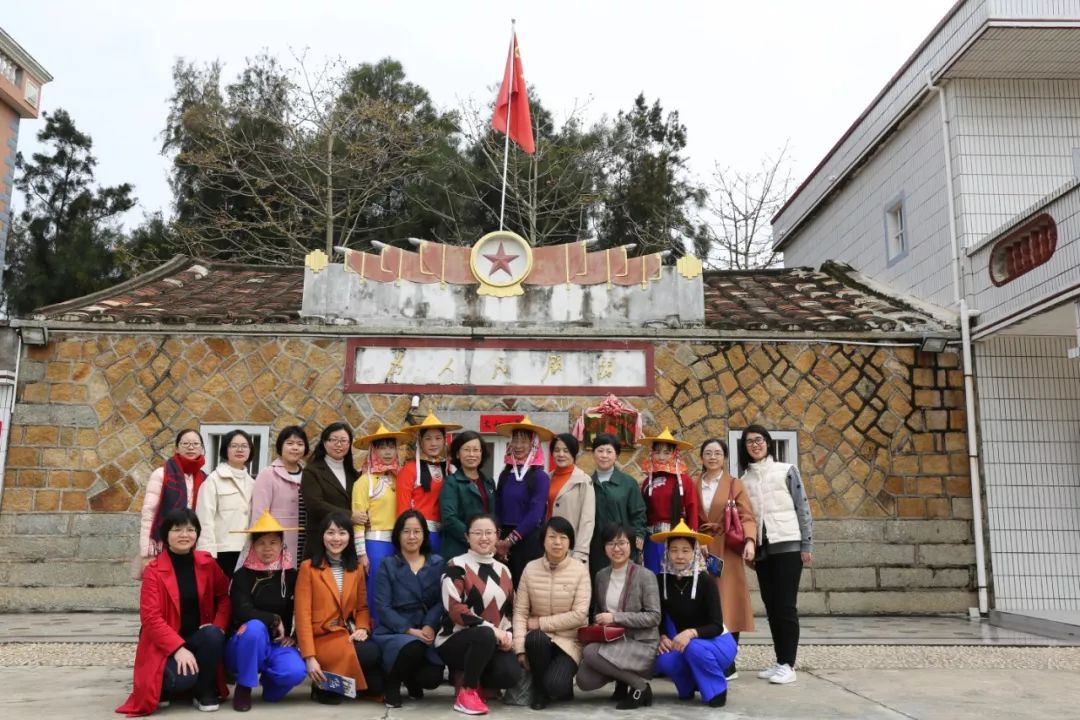 文明创建泉州市纪委监委女干部走进惠安小岞学习惠女精神